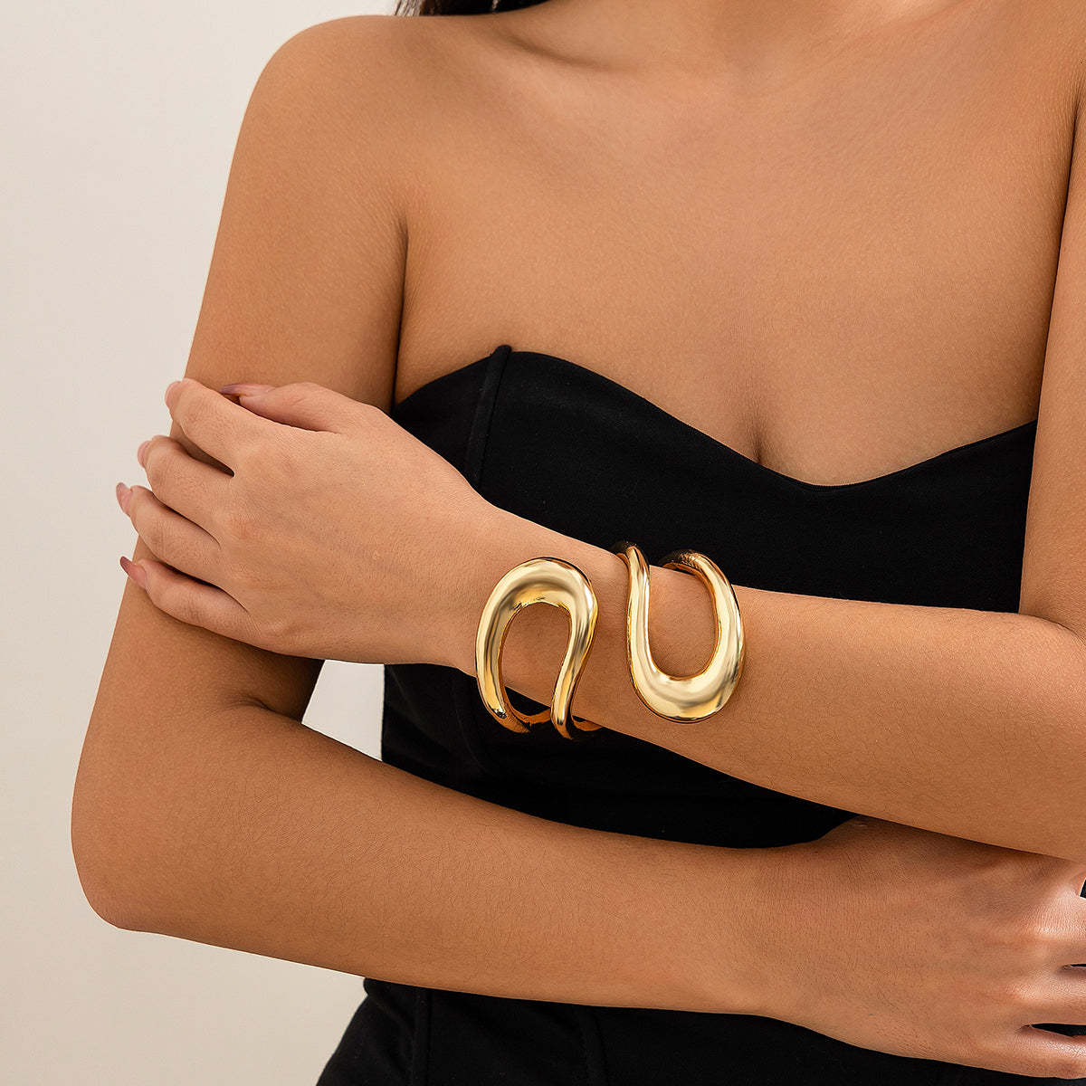 Luxe Twist Bracelet